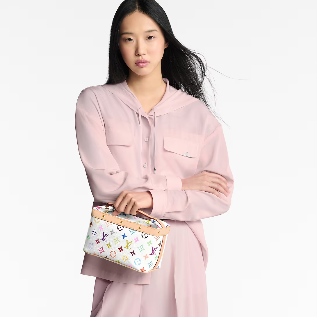 M27900 New LV x TM Cruiser Toiletry Bag