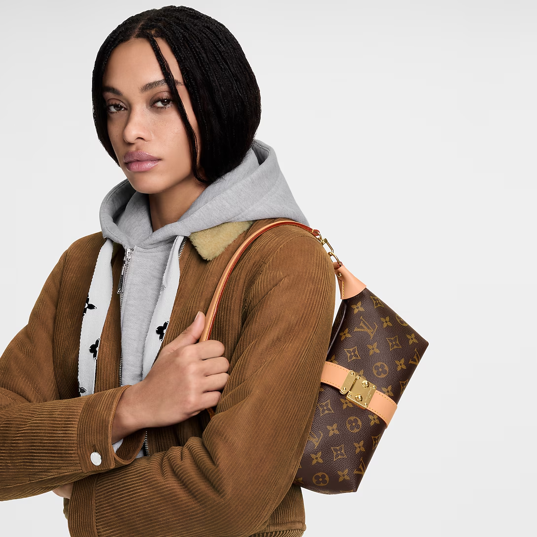 LV M26191 Mia Pochette Pouch