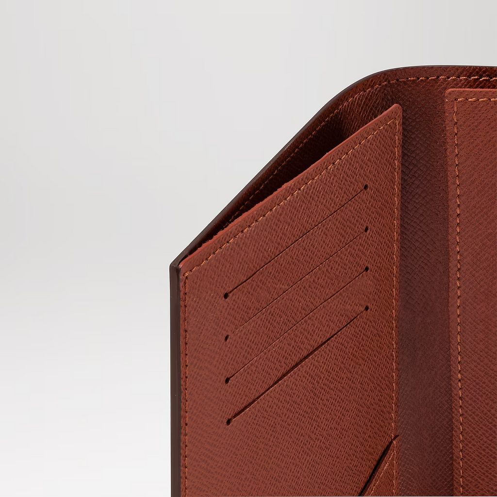 LV M64502 Passport Cover
